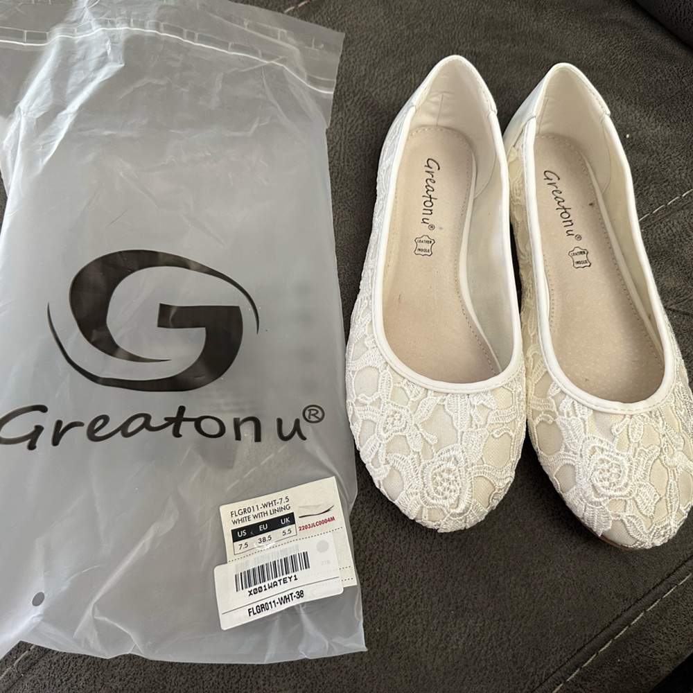 Greatonu Women's Floral Lace Flats - White 7.5